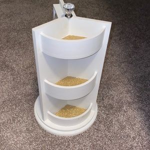 White jewelry / Makeup stand